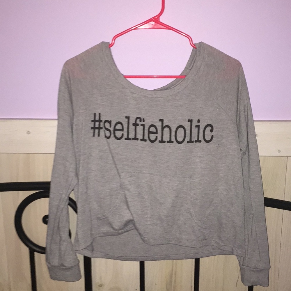 Gray graphic long sleeve top